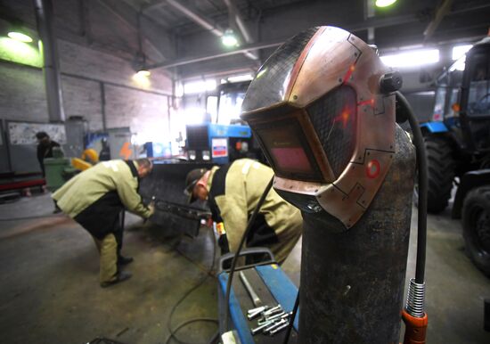 Moscow municipal services prepare machinery for summer season