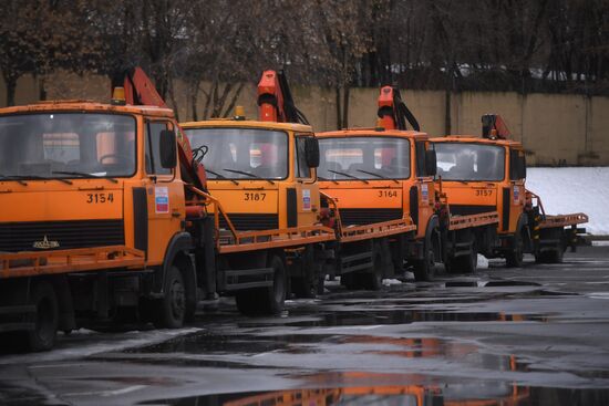 Moscow municipal services prepare machinery for summer season