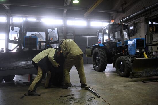 Moscow municipal services prepare machinery for summer season