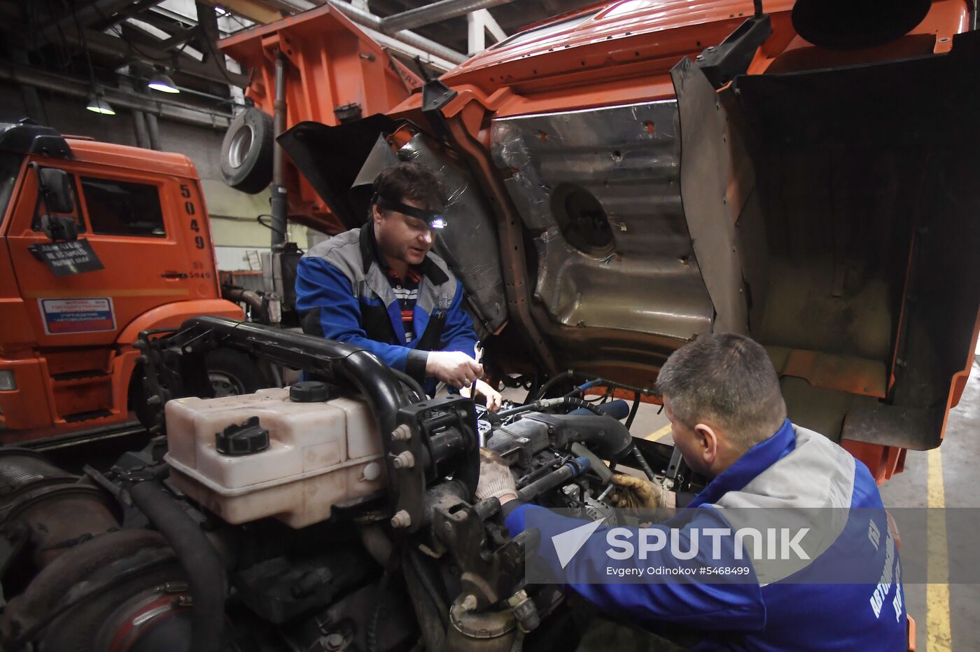 Moscow municipal services prepare machinery for summer season