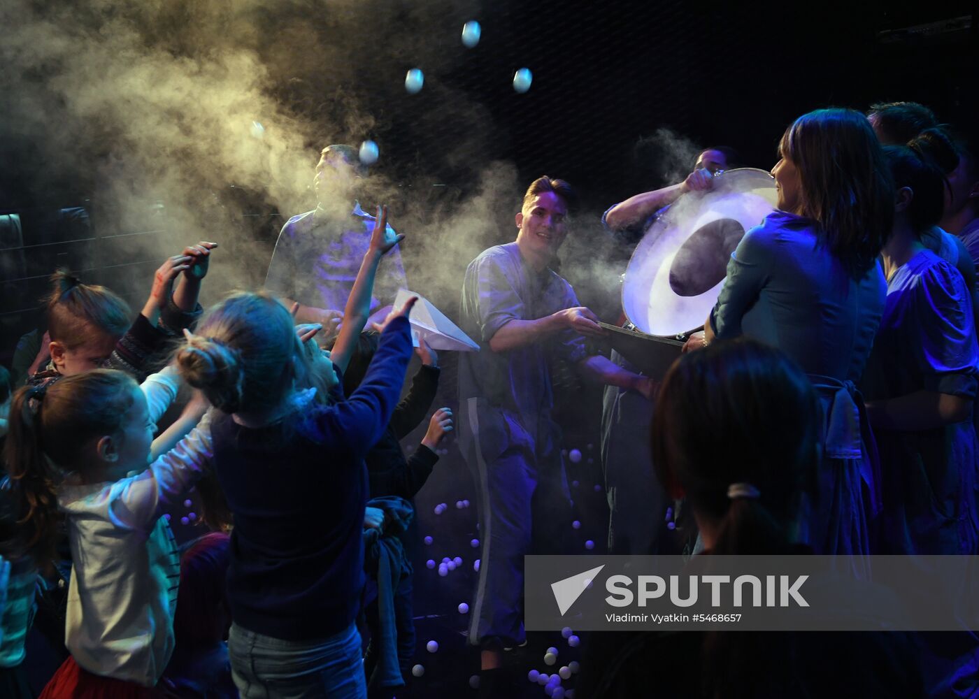 Upsala Circus presents Ping Pong Effect show