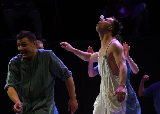 Upsala Circus presents Ping Pong Effect show