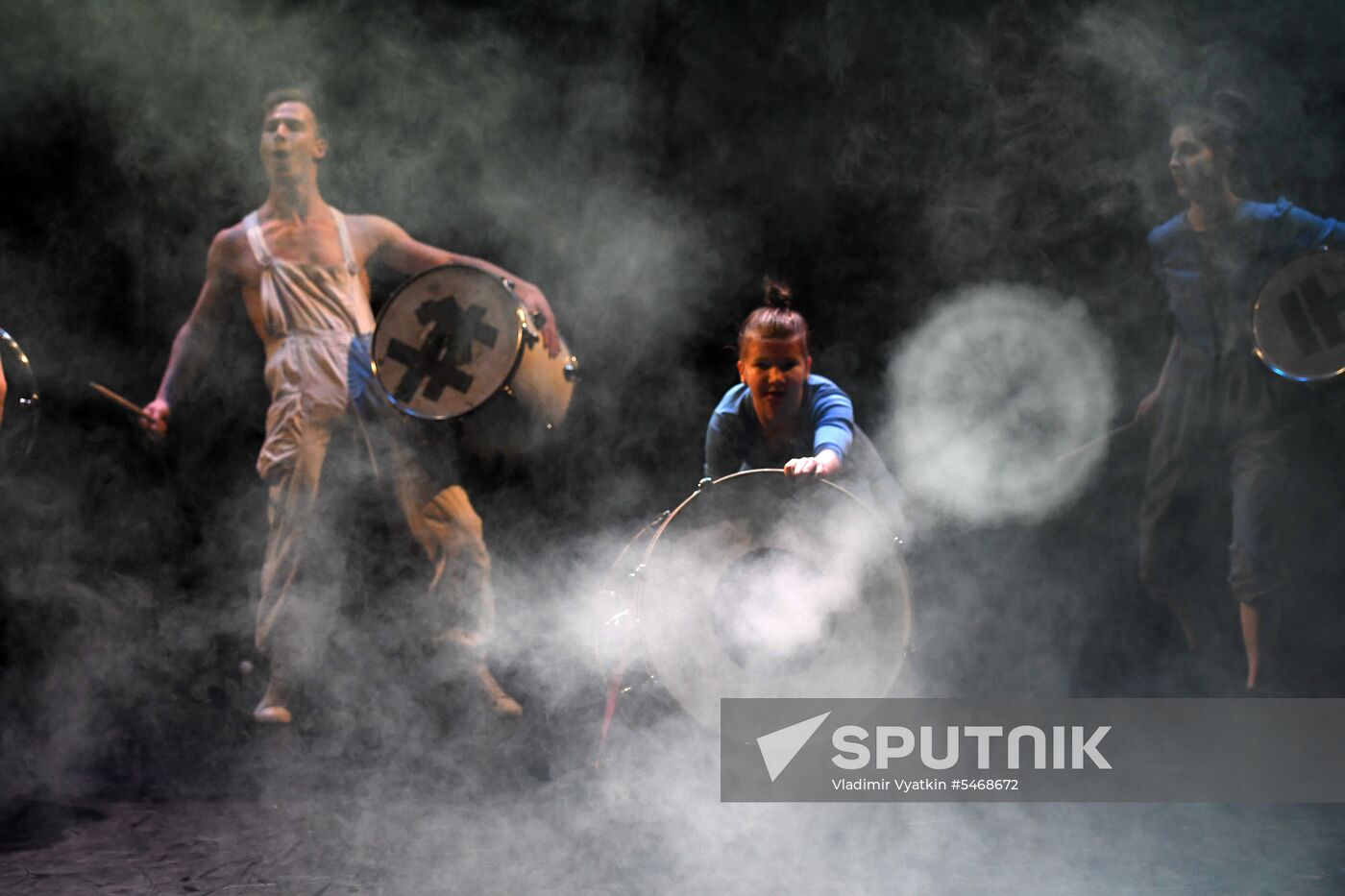 Upsala Circus presents Ping Pong Effect show