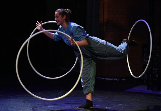 Upsala Circus presents Ping Pong Effect show