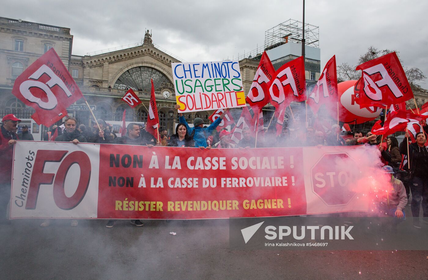 Railway workers go on strike in France