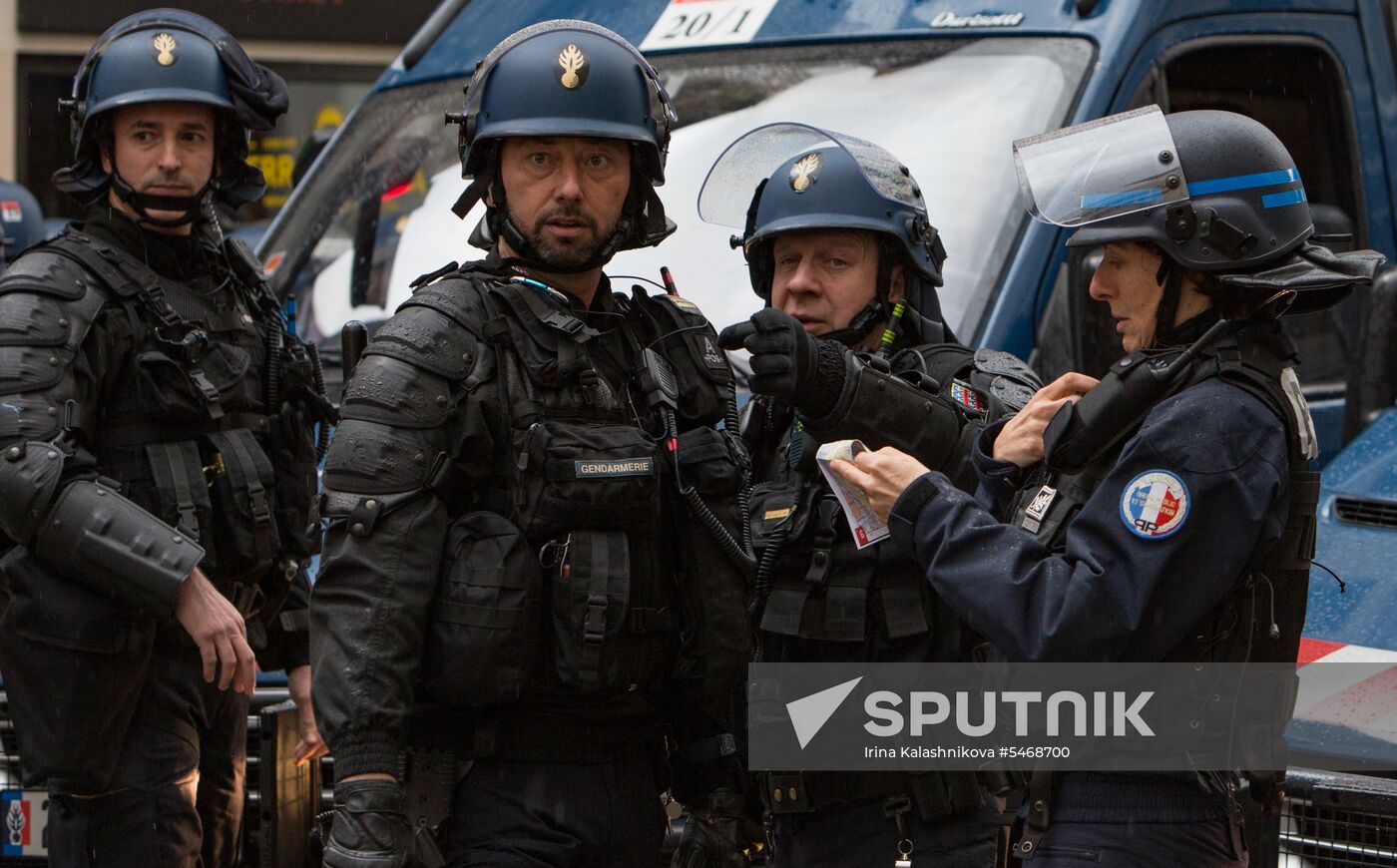 Railway workers go on strike in France