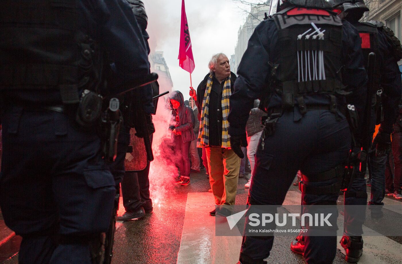 Railway workers go on strike in France