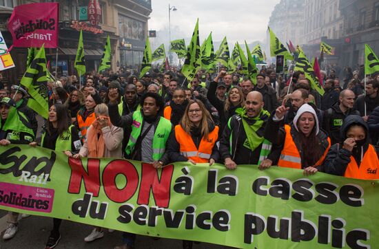 Railway workers go on strike in France