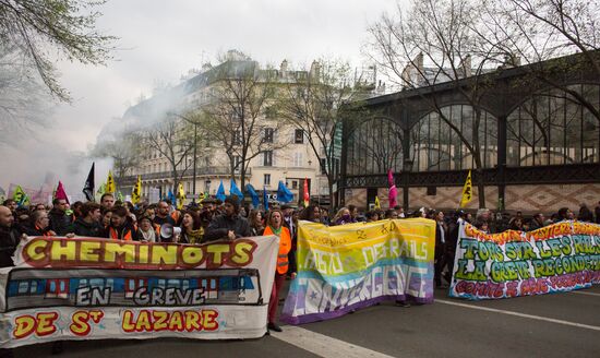 Railway workers go on strike in France