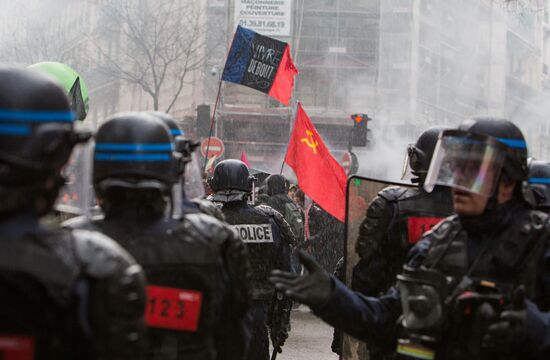 Railway workers go on strike in France