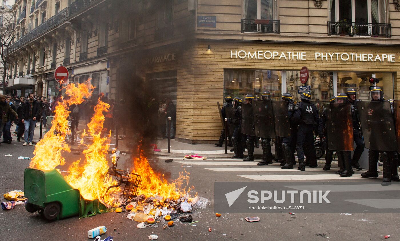 Railway workers go on strike in France