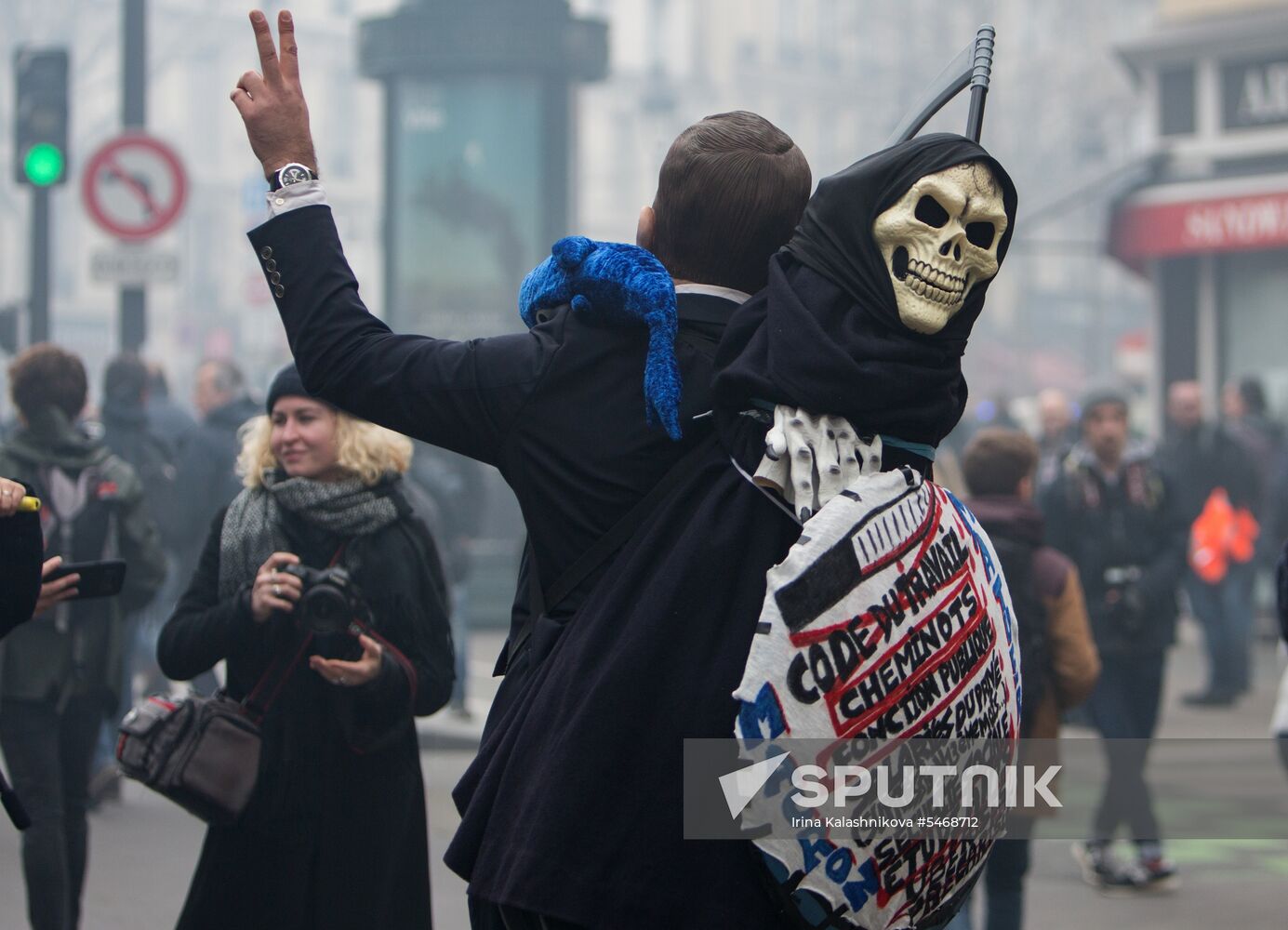 Railway workers go on strike in France