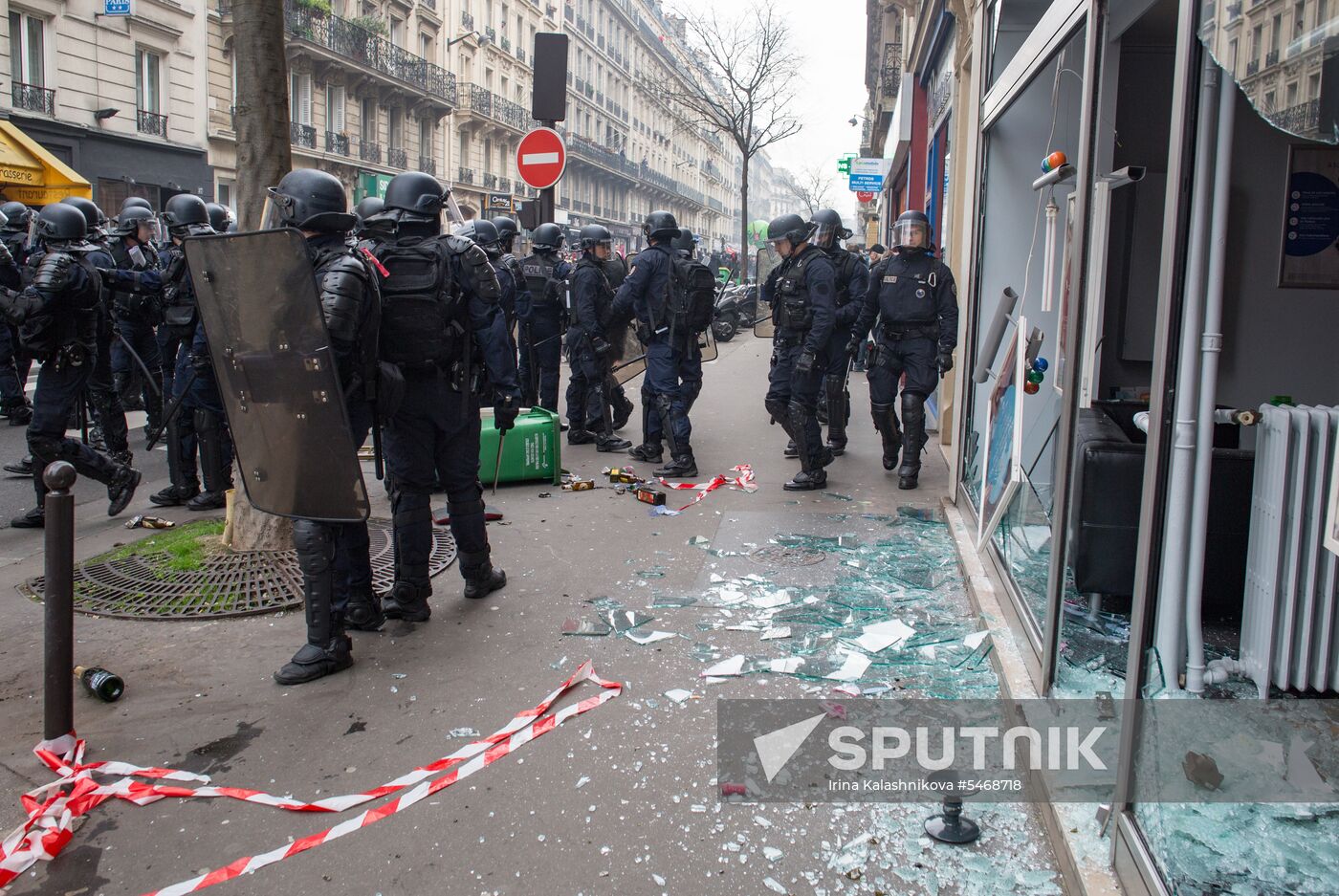 Railway workers go on strike in France