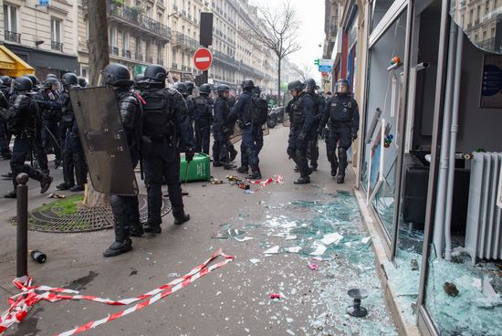 Railway workers go on strike in France