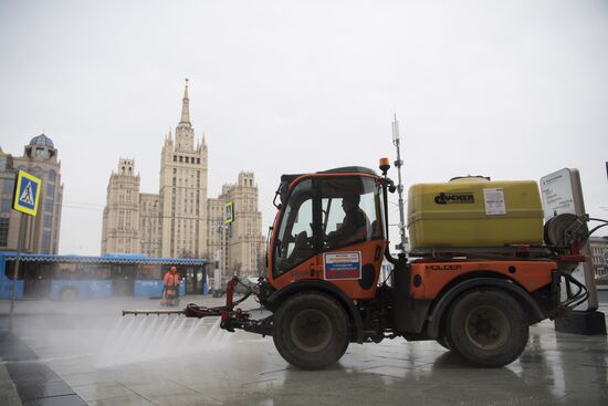 Street shampooing in Moscow