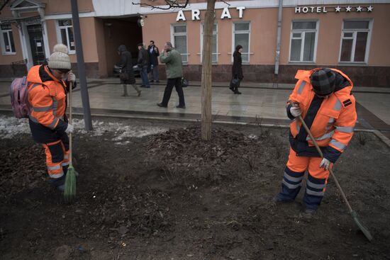 Street shampooing in Moscow
