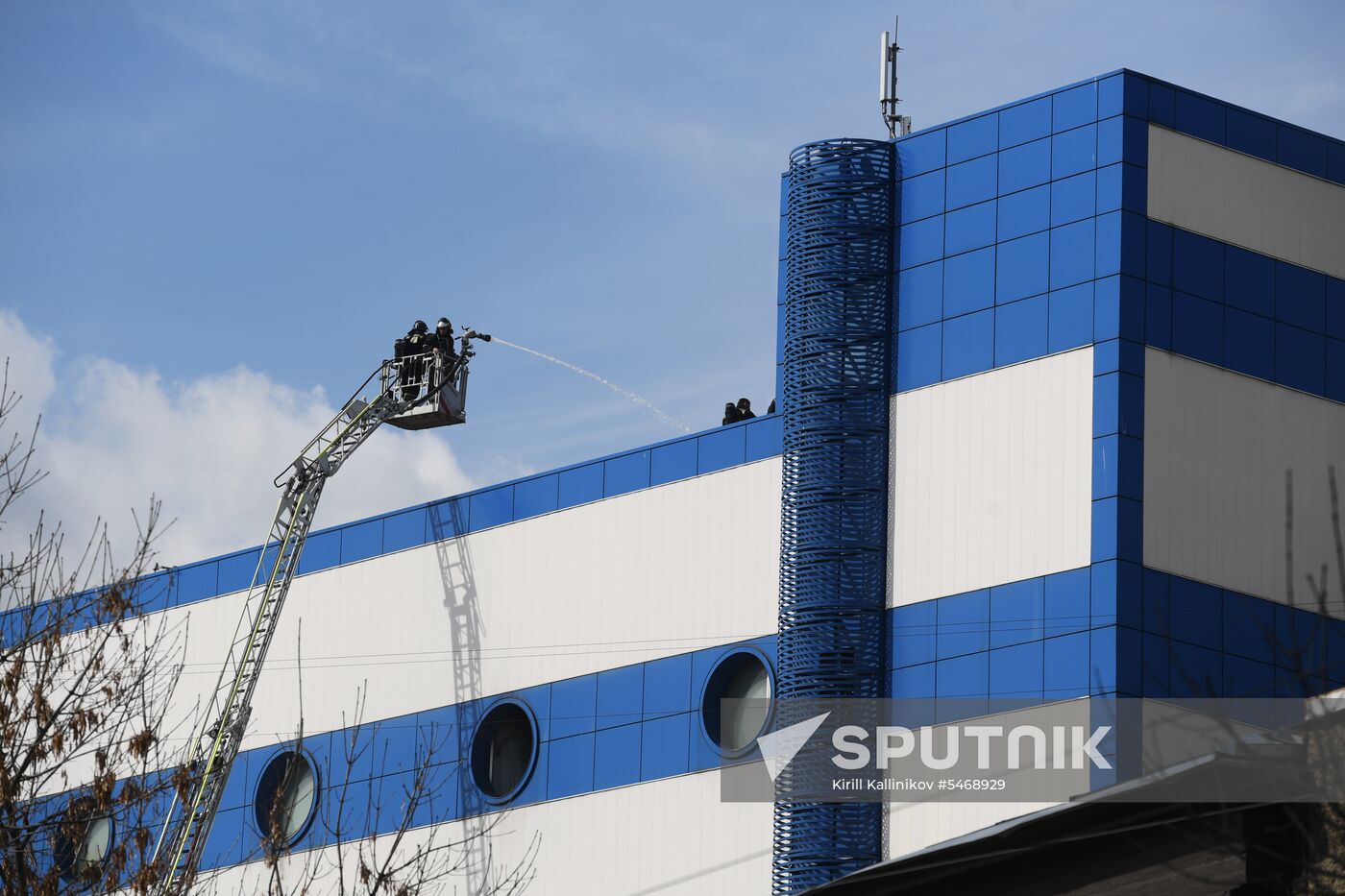 Fire at Persei shopping mall in Moscow