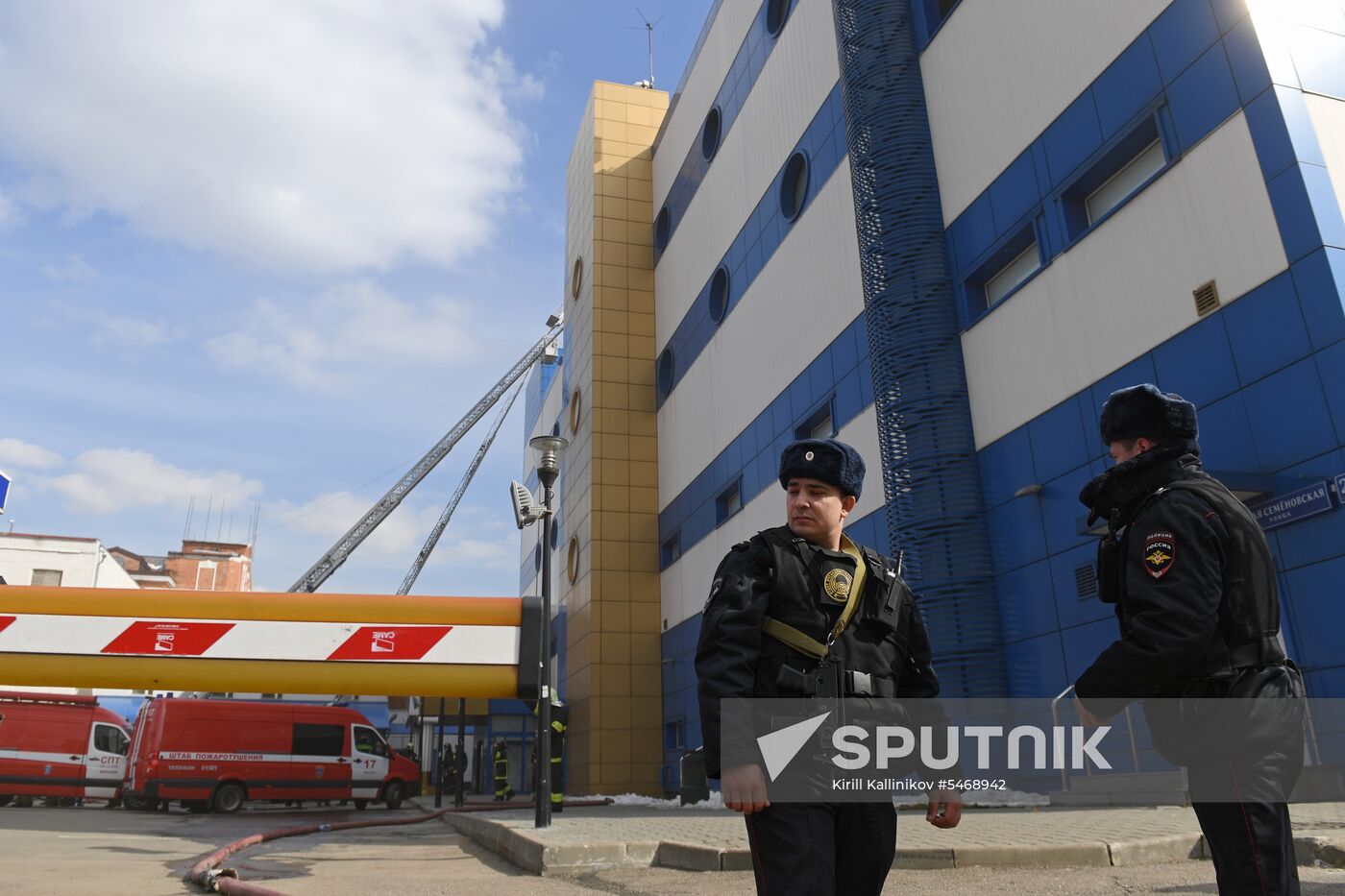 Fire at Persei shopping mall in Moscow