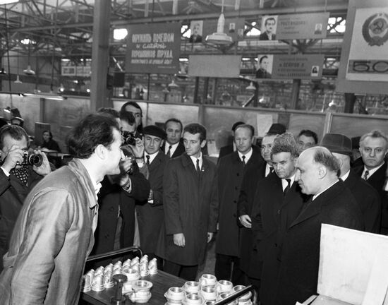 Delegation from People's Republic of Bulgaria visits Soviet Union