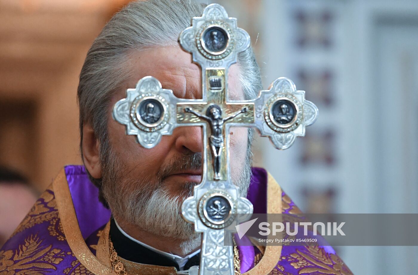 Holy Thursday divine liturgy at Cathedral of Christ the Savior