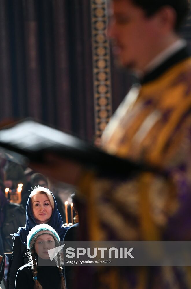 Holy Thursday divine liturgy at Cathedral of Christ the Savior