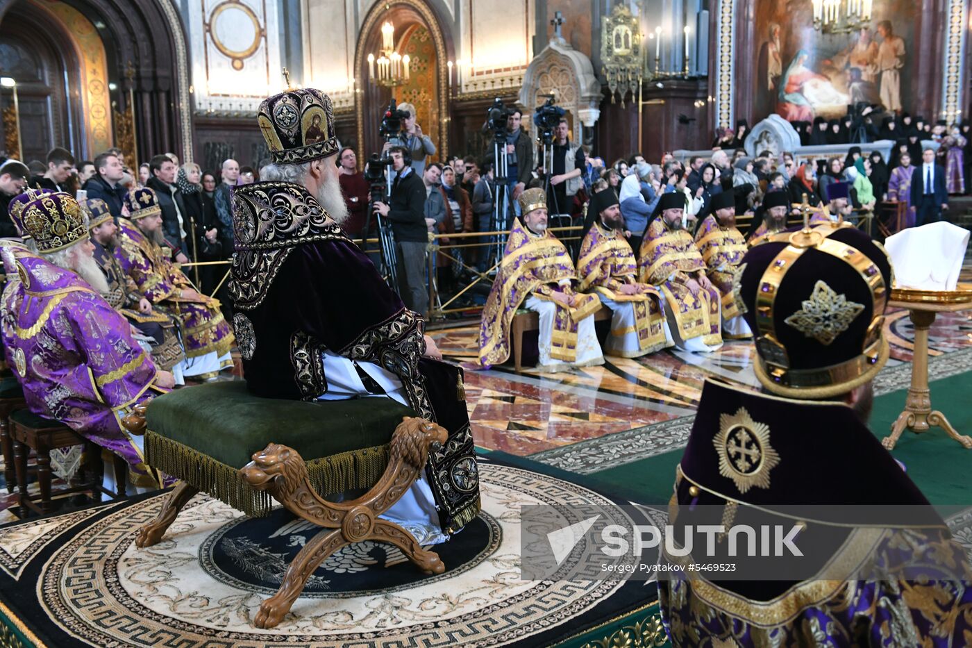 Holy Thursday divine liturgy at Cathedral of Christ the Savior