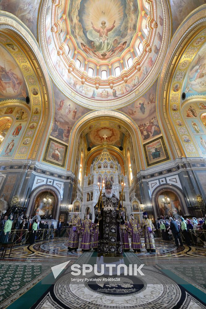 Holy Thursday divine liturgy at Cathedral of Christ the Savior