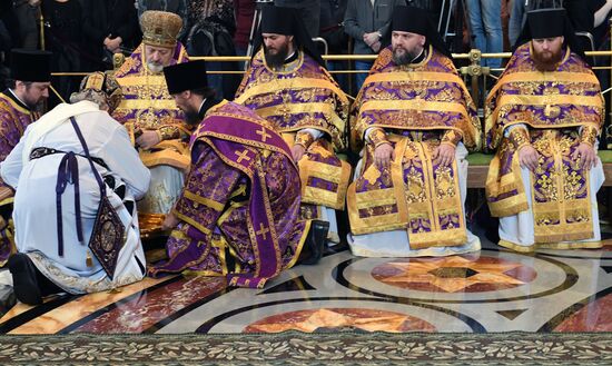 Holy Thursday divine liturgy at Cathedral of Christ the Savior