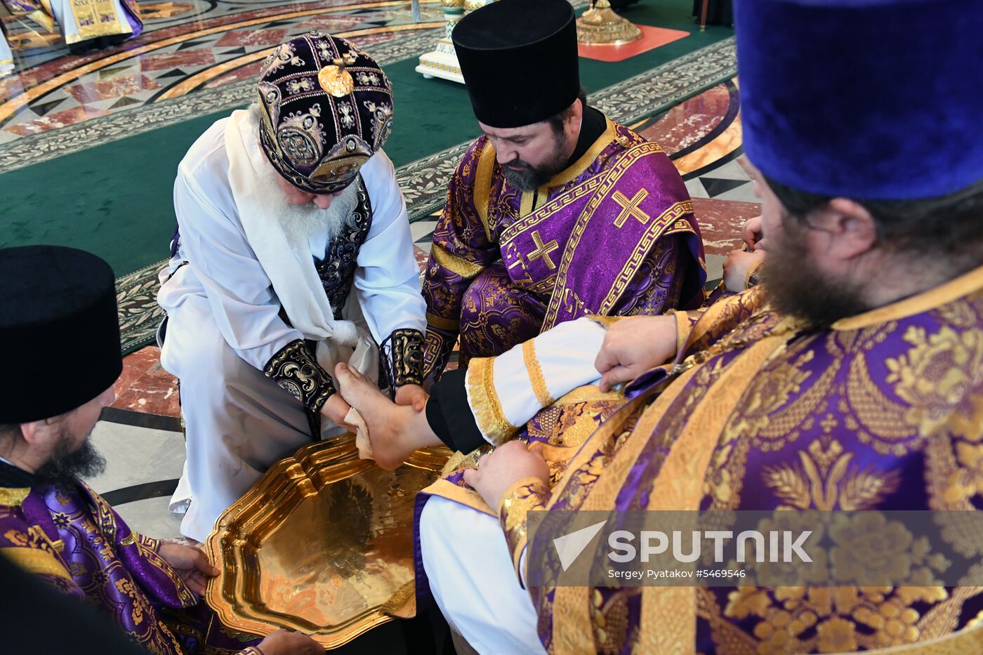 Holy Thursday divine liturgy at Cathedral of Christ the Savior