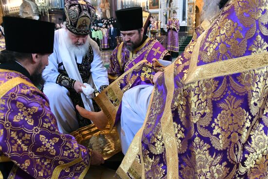 Holy Thursday divine liturgy at Cathedral of Christ the Savior