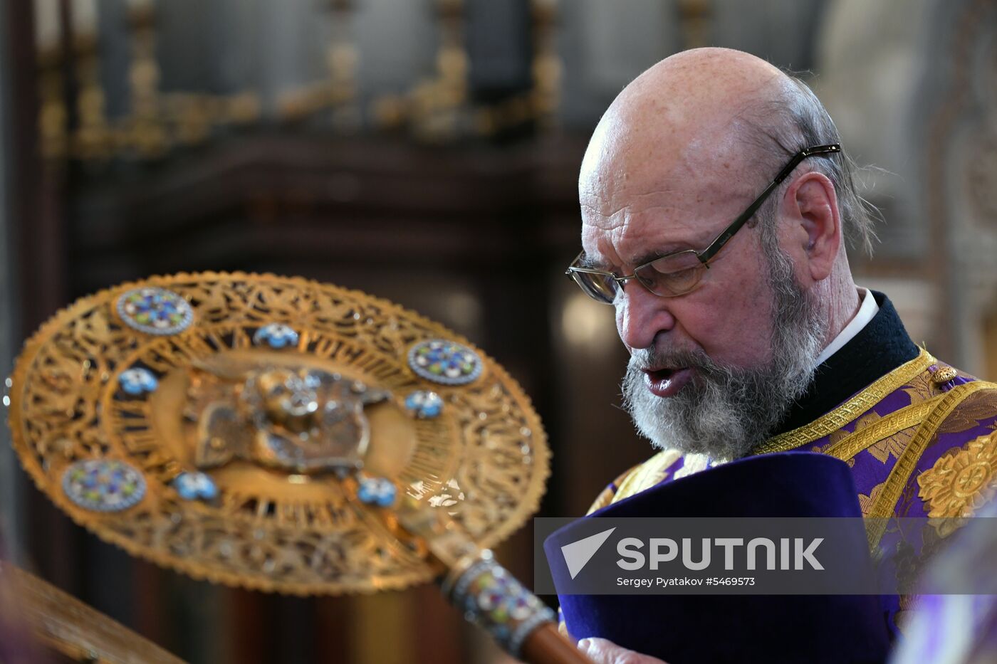 Holy Thursday divine liturgy at Cathedral of Christ the Savior