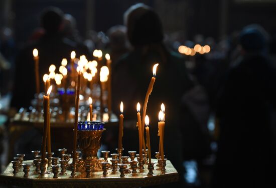 Holy Thursday divine liturgy at Cathedral of Christ the Savior