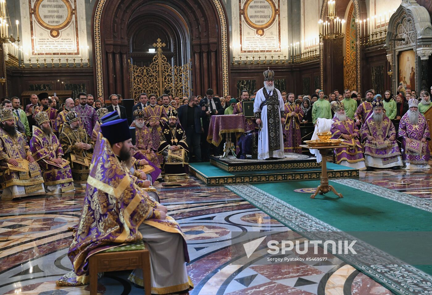 Holy Thursday divine liturgy at Cathedral of Christ the Savior