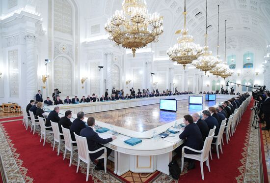 President Putin chairs State Council meeting on promoting competition