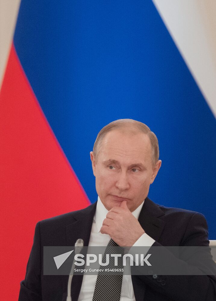 President Putin chairs State Council meeting on promoting competition