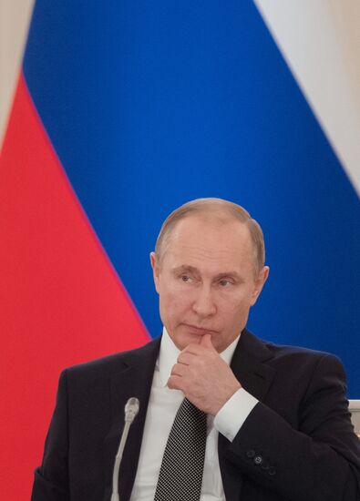 President Putin chairs State Council meeting on promoting competition