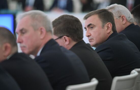 President Putin chairs State Council meeting on promoting competition