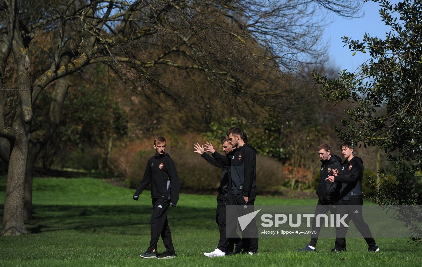 CSKA footballers walk in Regent's Park