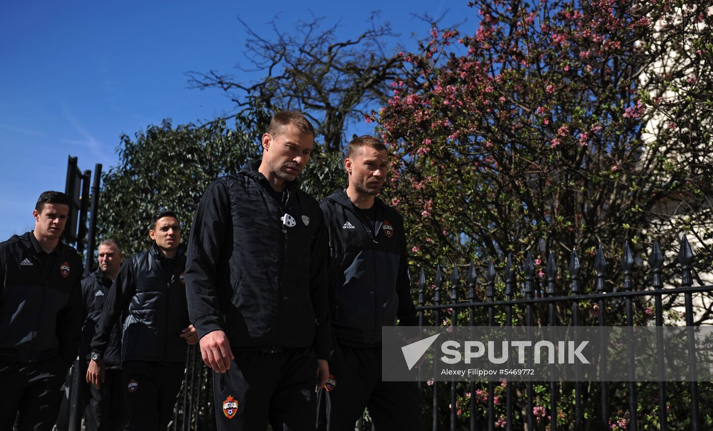 CSKA footballers walk in Regent's Park