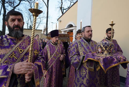 Holy Friday service at Resurrection Cathedral in Berlin