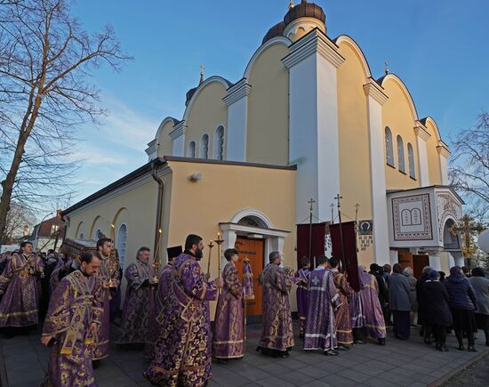 Holy Friday service at Resurrection Cathedral in Berlin