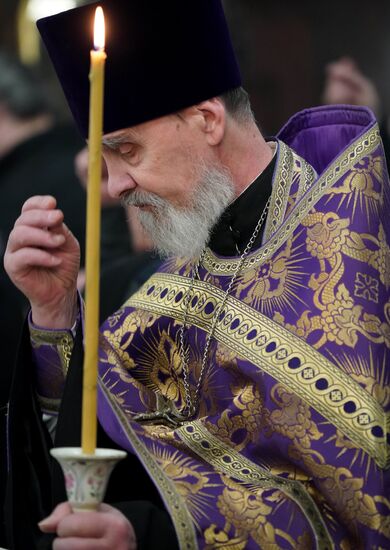 Holy Friday service at Resurrection Cathedral in Berlin