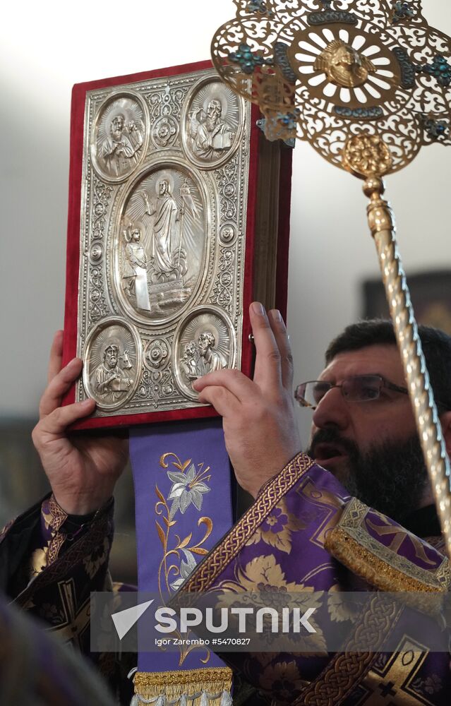 Holy Friday service at Resurrection Cathedral in Berlin