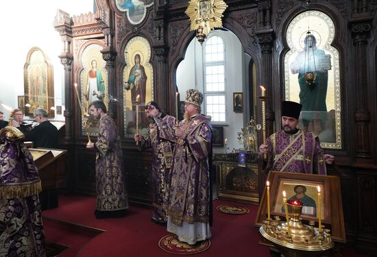 Holy Friday service at Resurrection Cathedral in Berlin