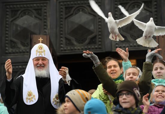 Annunciation service by Patriarch Kirill