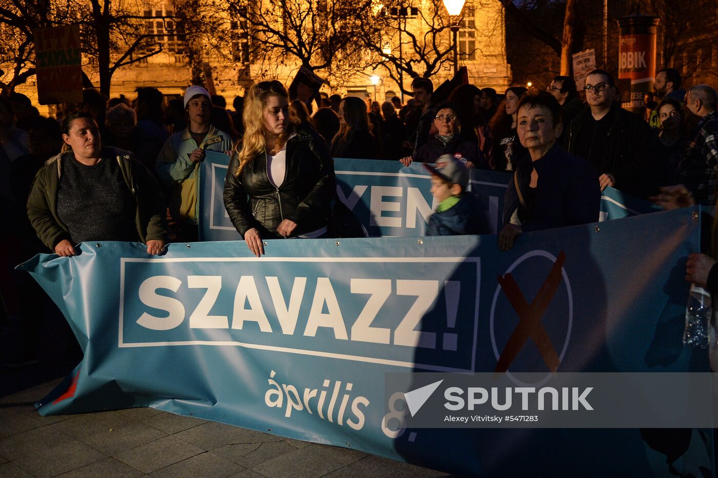 Night rally to oppose presidential election in Hungary