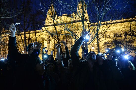 Night rally to oppose presidential election in Hungary