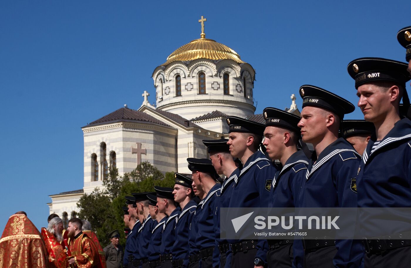 Holy Flame is welcomed in Sevastopol