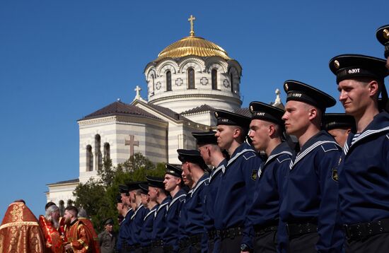 Holy Flame is welcomed in Sevastopol