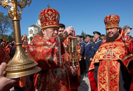 Holy Flame is welcomed in Sevastopol